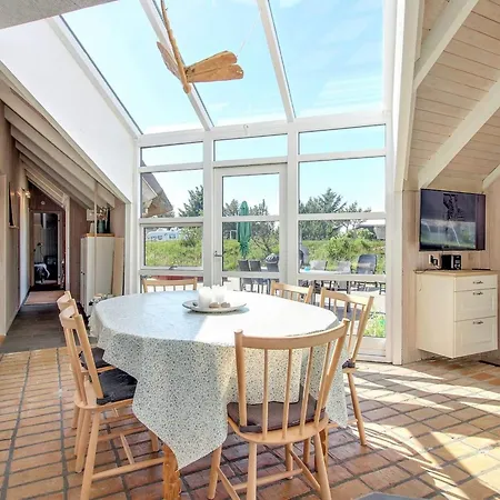 Annalise - 1km From The Sea By Interhome *