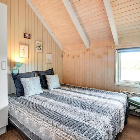 Annalise - 1km From The Sea By Interhome